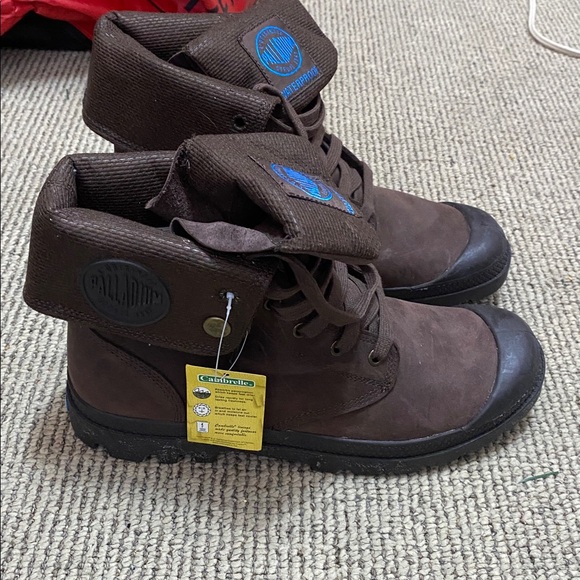 Men’s short waterproof boots. Can be worn up or folded over. - Picture 3 of 7